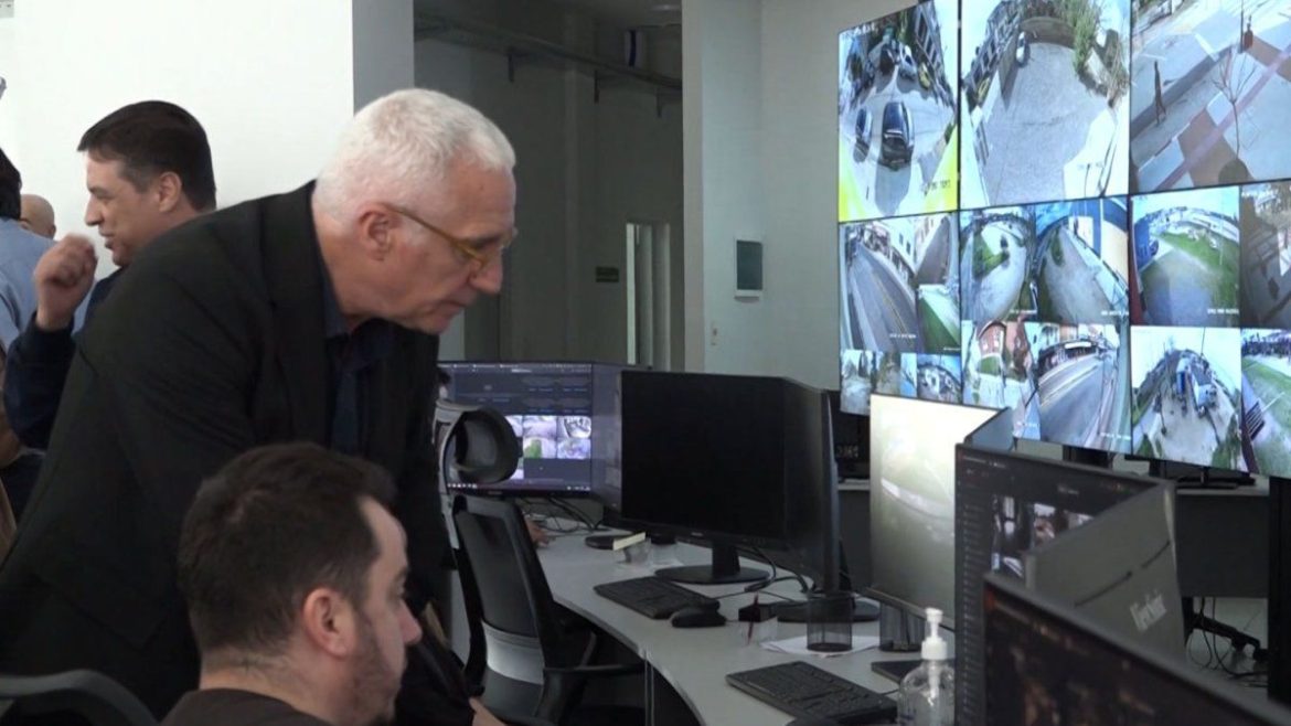 Carlos Negro dijo que en el primer semestre hay "una baja sostenida de los delitos" y puso como ejemplo a Canelones