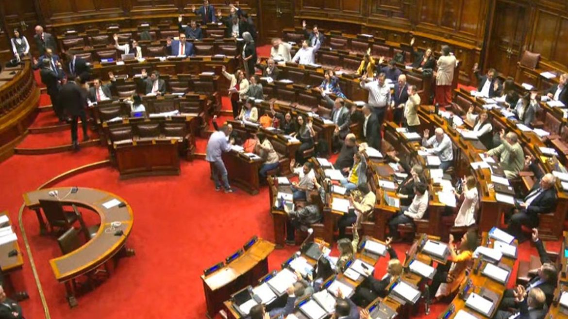 "Muy peligroso", "un día triste", "una Presidencia imperial", así calificó la oposición la nueva secretaría que dirigirá Jorge Díaz