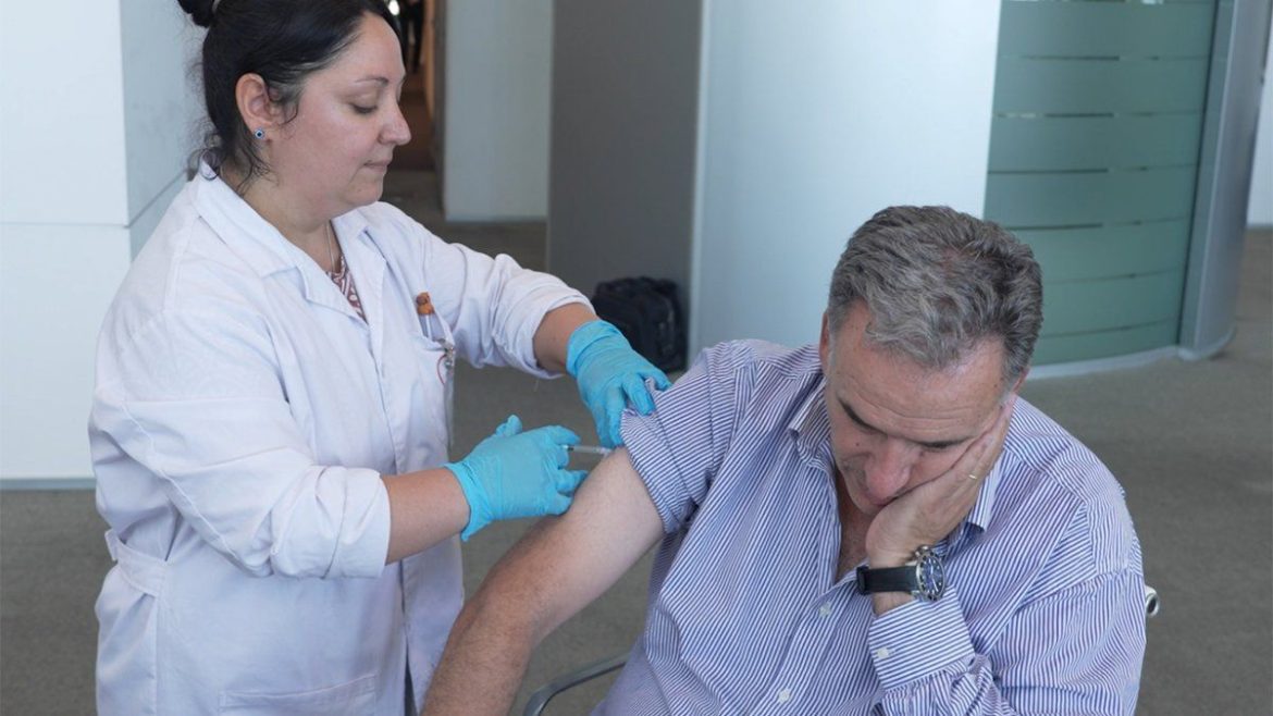 Orsi, Sánchez, Díaz y varios ministros se vacunaron este viernes contra el sarampión en Torre Ejecutiva