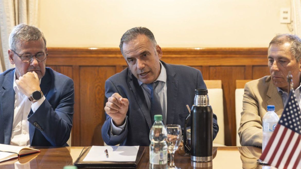 Orsi aseguró que comercio de Uruguay con China y Europa "no va en contraposición con lo que nos plantea Estados Unidos"