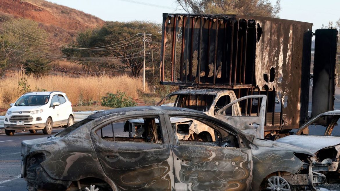 Cancillería recomienda a uruguayos en México seguir instrucciones de seguridad tras violencia por la muerte del capo narco