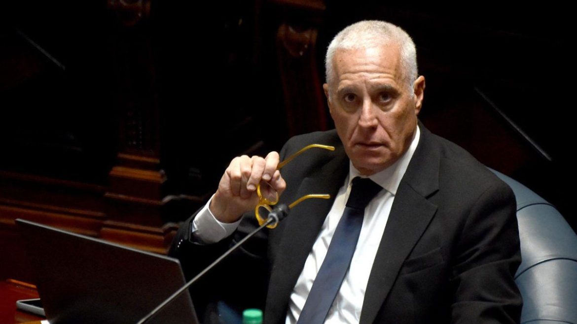 Con los votos de la oposición se aprobó en el Senado la interpelación al ministro del Interior