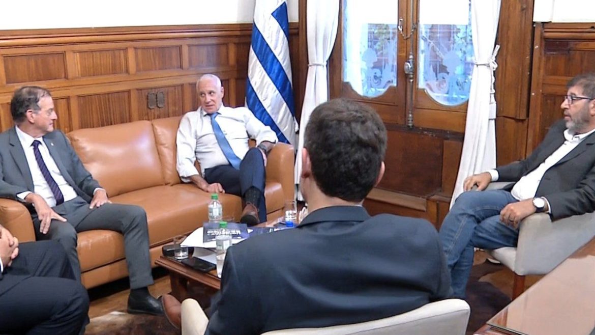 Manini se reunió con Negro por plan de seguridad y cuestionó a la coalición: "No podemos hacer de esto un coto de caza electoral"