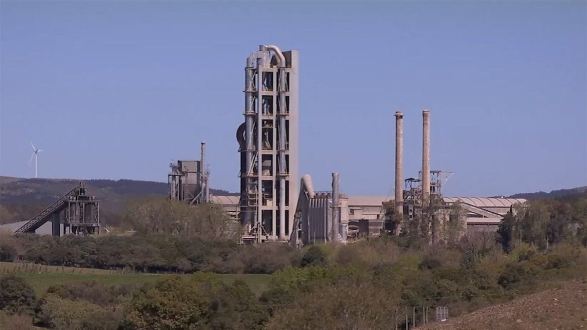 Disminuir pérdidas y mantener empleos y plantas abiertas; Orsi destacó propuesta para el negocio del pórtland