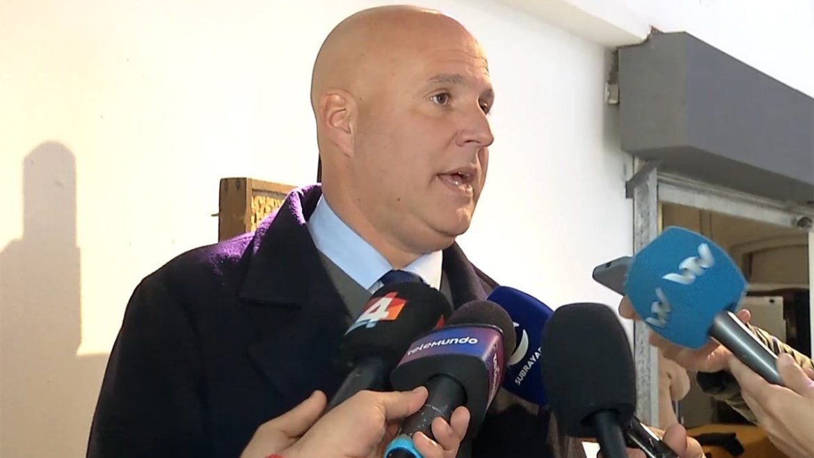 Legnani confirmó cese de prosecretario tras no presentarse a trabajar luego de renuncia pedida por el PCU
