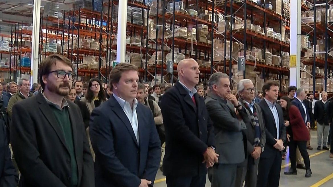 Presidente Orsi destacó inversión privada de más de USD 10 millones en centro de distribución de medicamentos