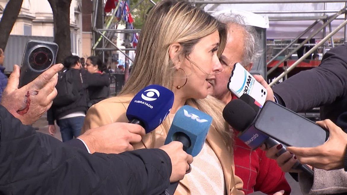 Ripoll dijo que se fue "sorprendida" del acto del PIT-CNT: "Me parece que faltó mucha crítica"