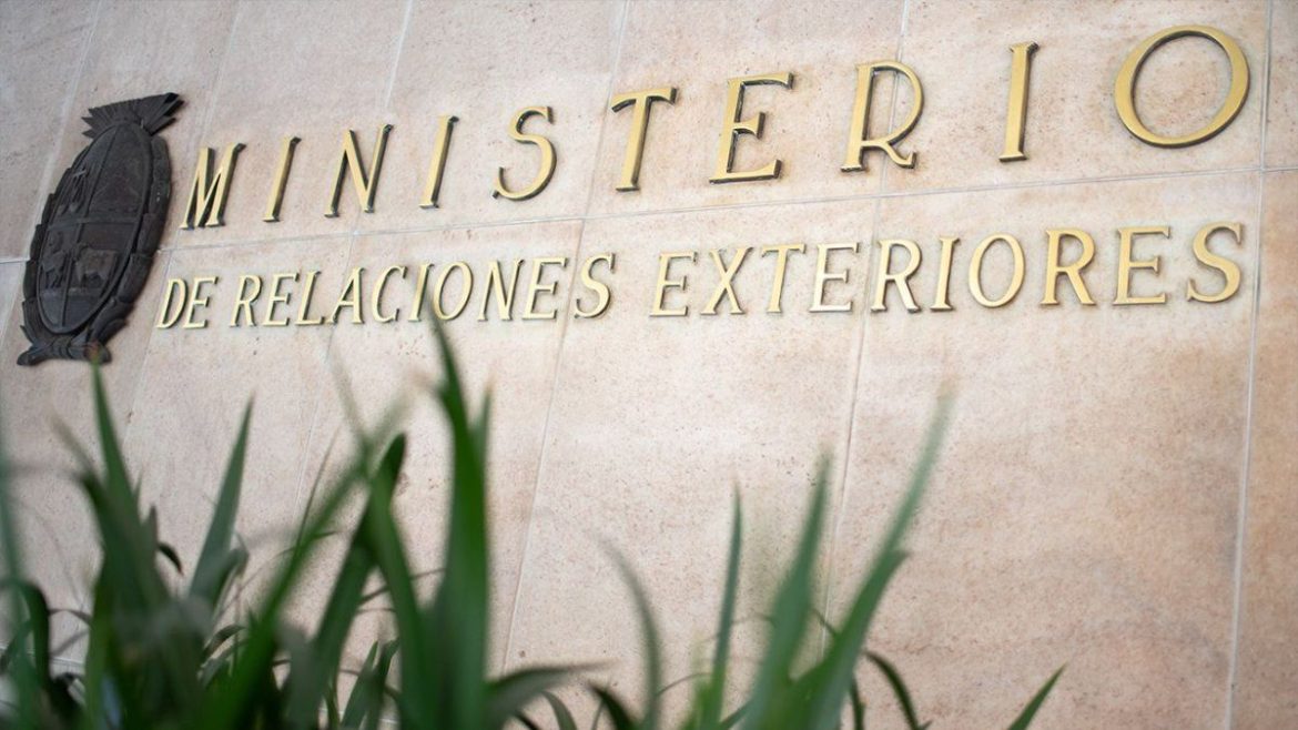 Gobierno felicitó al presidente electo de Colombia y habló del compromiso a profundizar relaciones bilaterales