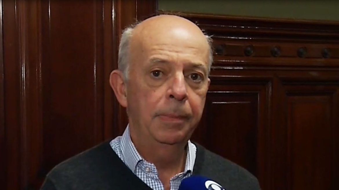 García cuestionó convenio entre Defensa e Interior para uso de vehículos y aseguró que militares actuarán "regalados"