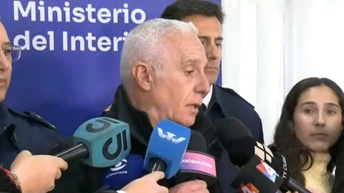 "Vamos a intensificar los controles", dijo Negro sobre homicidio quíntuple y habló de "reestructura" de la Jefatura de Montevideo